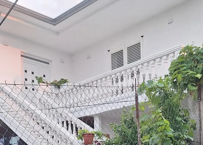 Homestay Guest Guri *